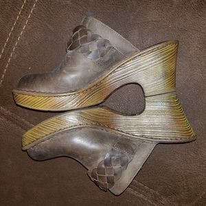 Born Mahal clogs